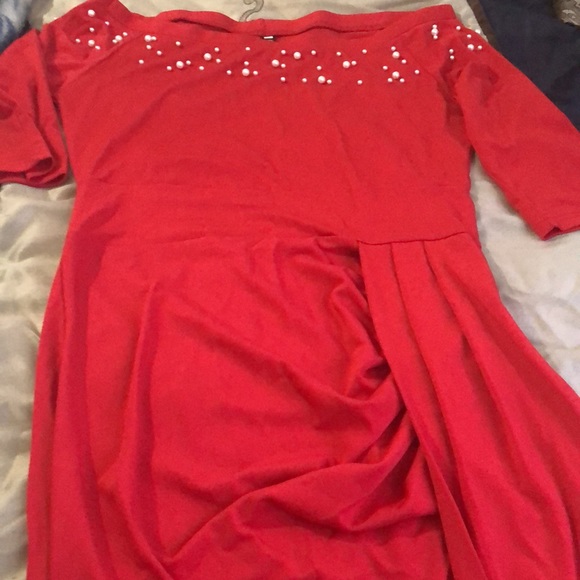 ELEGANT RED MID SLIT MID CALF PEARL EMBELLISHED - Picture 4 of 8